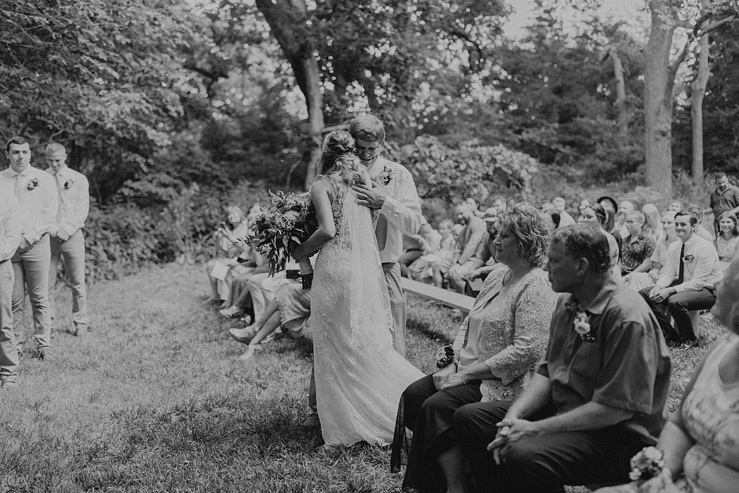 Omaha-Nebraska-backyard-diy-wedding_0021.jpg
